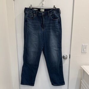 Universal Thread Dark Blue High-Rise Everyday Straight Jeans